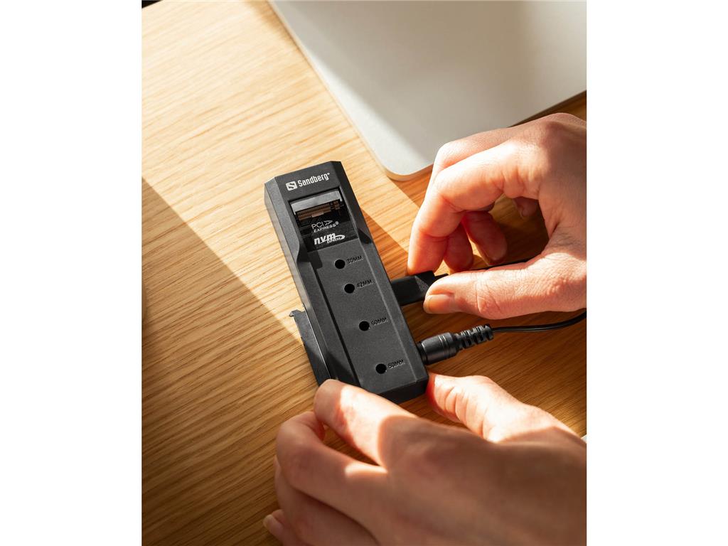 Sandberg USB 3.2 podvajalnik in dok za M2 + NVMe